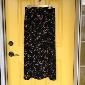 Medium Vintage Black, Green, Cream & Purple Skirt